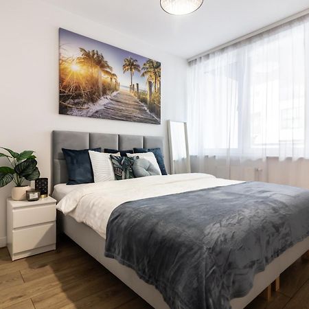 Apartament Near Sky Tower Free Parking For 2 Cars Breslau Exterior foto