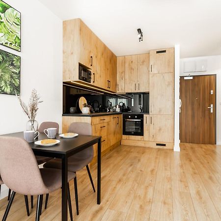 Apartament Near Sky Tower Free Parking For 2 Cars Breslau Exterior foto